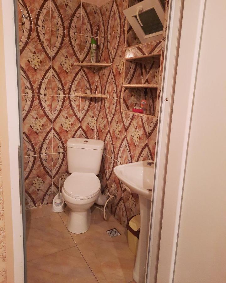 קוטאיסי Guest House Happy House מראה חיצוני תמונה